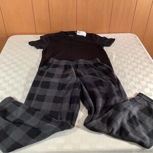 New winter boys pjs size small by Urban Pipeline
